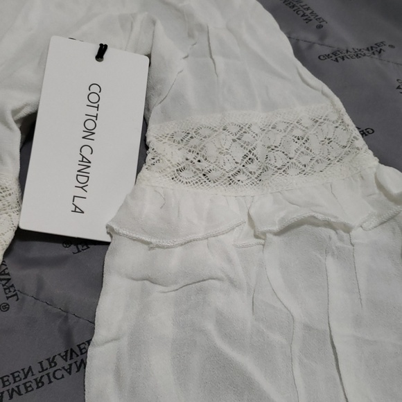 NWT ๐ White Romper with Lace ๐ - Picture 3 of 4